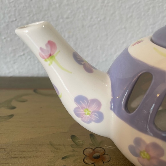 Vintage Hallmark Ceramic Teapot - Picture 4 of 6